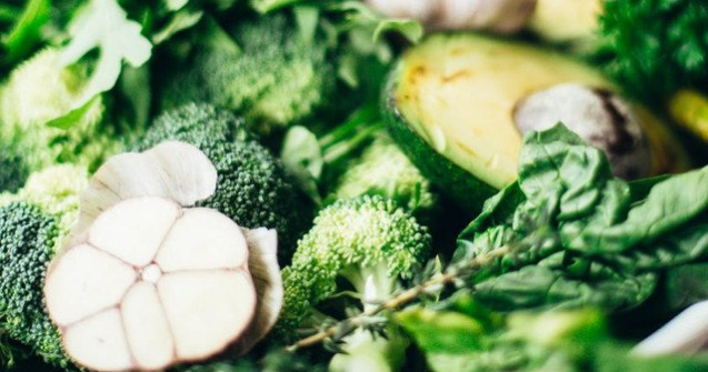 INS: Romanii au consumat in 2018 mai multe produse de origine vegetala