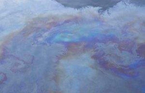 O nava cu 20 mii litri de carburant s-a scufundat in Dunare