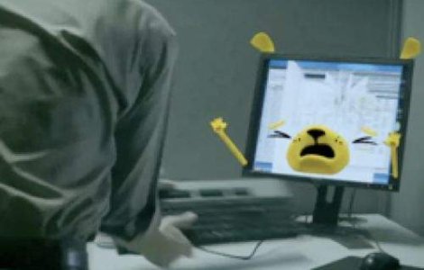 Gafa Samsung: Un spot TV transforma laptopurile in catelusi care sunt batuti