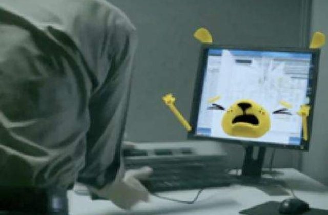 Gafa Samsung: Un spot TV transforma laptopurile in catelusi care sunt batuti