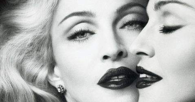 Photoshop? Madonna s-a dezbracat pentru a promova noul ei parfum