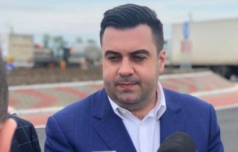 Razvan Cuc, catre Orban: Domnule prim-ministru chiar ne luati pe toti de fraieri! Sa va fie rusine!
