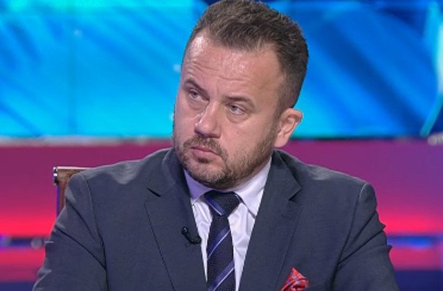 Liviu Pop, despre motiunea de cenzura: "Trece greu, dar trece"