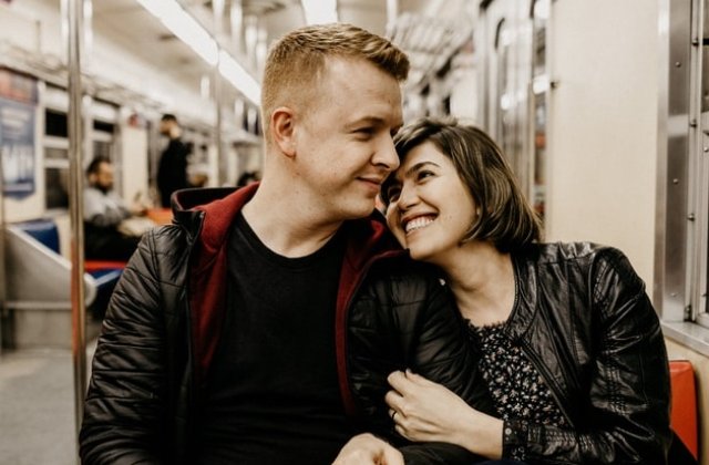 Terapie pentru sanatate: 10+ beneficii uimitoare ale imbratisarilor