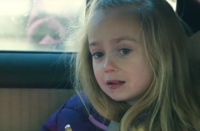 Cum si-a salvat o fetita de doar sase ani intreaga familie dintr-un incendiu / VIDEO