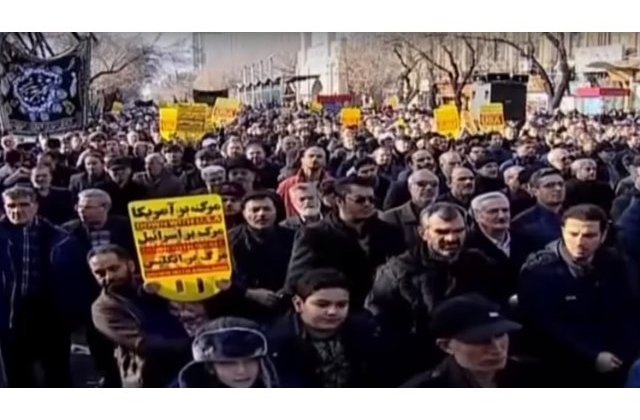 Irakienii protesteaza la Bagdad impotriva prezentei trupelor SUA