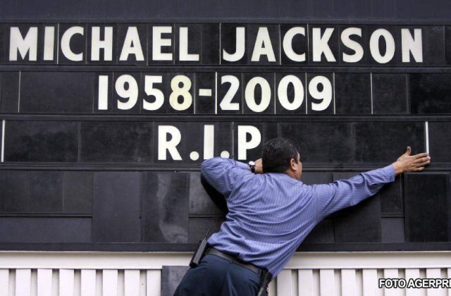 LIVE VIDEO: Michael Jackson, pe ultimul drum