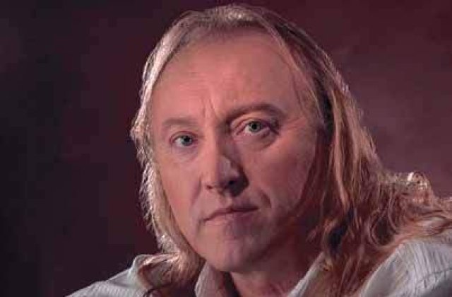 Leru-i ler si nasu-i nas. Vezi cum arata Stefan Hrusca inainte de operatiile estetice!