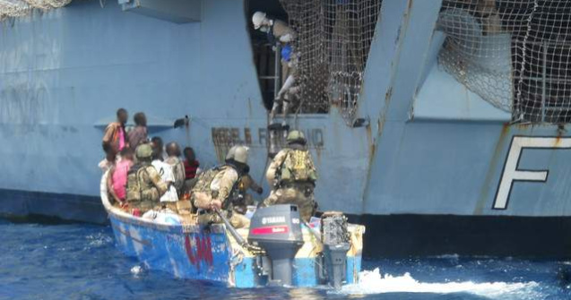 Pirati somalezi, capturati de Fregata Regele Ferdinand