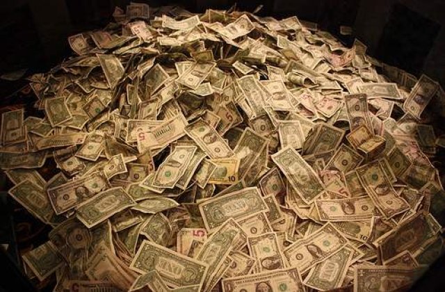 Argentina are de dat 1,3 mld. dolari celor care au refuzat sa restructureze datoriile din 2001