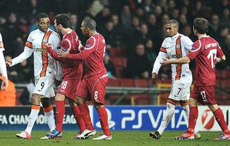  Video  Gest nesportiv: Luiz Adriano ar putea fi sanctionat de UEFA