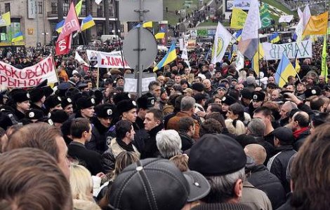 Manifestatii la Cairo pentru si impotriva presedintelui