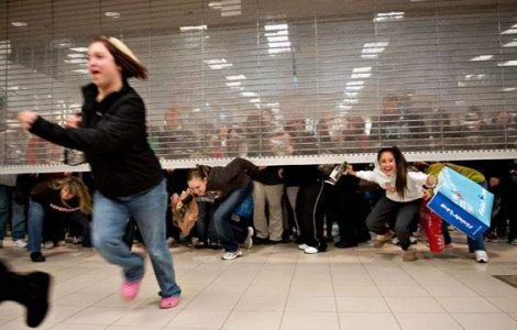 Black Friday: Site-uri blocate si stocuri epuizate, la cateva ore de la inceperea campaniei