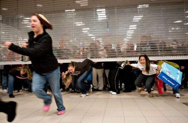 Black Friday: Site-uri blocate si stocuri epuizate, la cateva ore de la inceperea campaniei