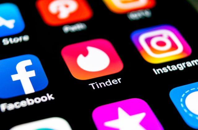 Tinder a lansat un "buton de urgenta", ca masura de precautie pentru utilizatori