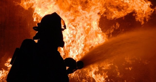 O cabana turistica din Muntii Sebesului, distrusa de incendiu