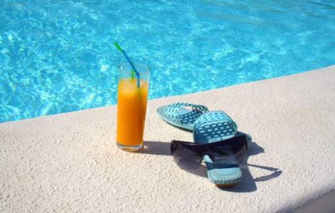 A ramas insarcinata dupa o baie in piscina