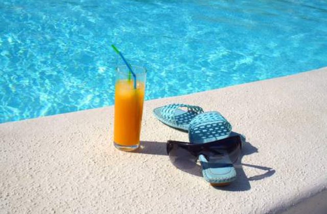 A ramas insarcinata dupa o baie in piscina