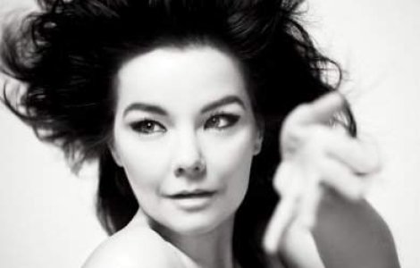 Bjork a suportat o interventie chirurgicala pe coardele vocale