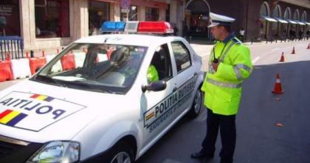 Peste 10.000 de amenzi date de politisti, iar peste 400 de soferi au ramas fara permis