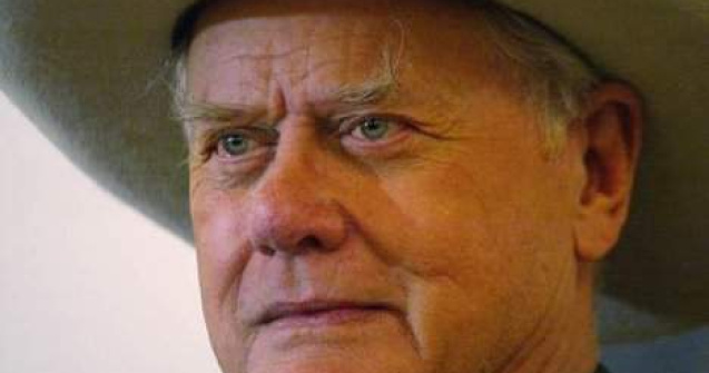 Sunday Times: Larry Hagman a primit bani de la regimul Ceausescu