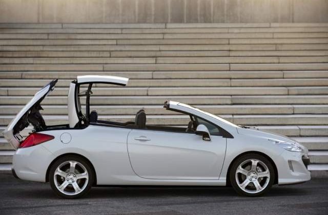 Modelul decapotabil Peugeot 308 CC, disponibil si in Romania