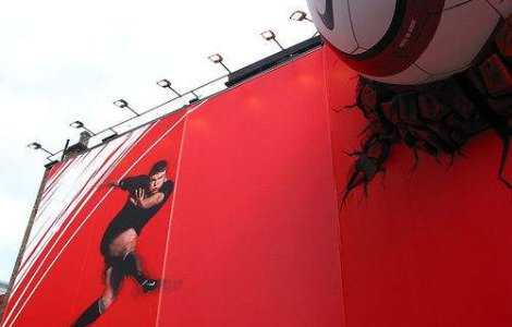 VIDEO: Topul fotbalistilor giganti care stiu sa dribleze