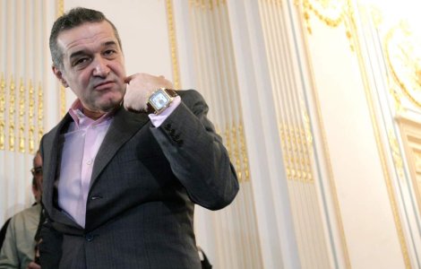 Becali vrea sa scape de Vadim