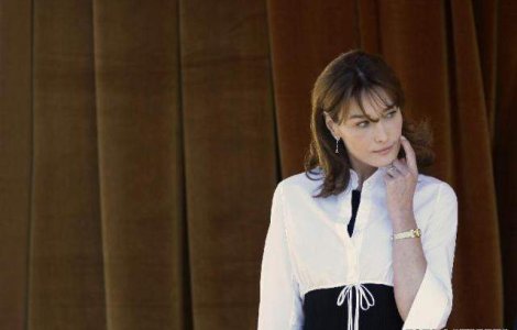 Noua pasiune a presei italiene: Carla Bruni, acuzata de snobism la G8
