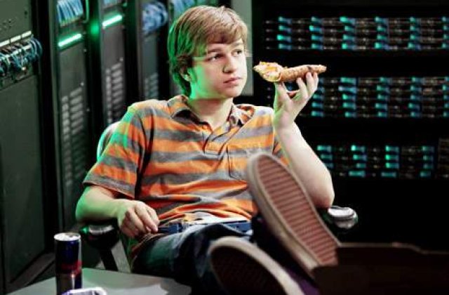 [VIDEO] SCANDAL: Pustiul din "Doi barbati si jumatate" numeste serialul o MIZERIE