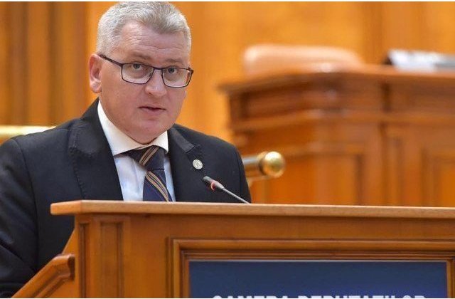 Florin Roman: "Caut nas pentru taierea motului la botezul motiunii de cenzura a PSD"