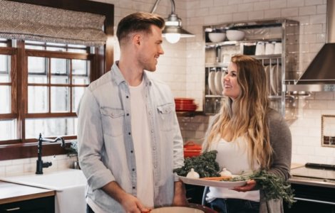  Top  9 schimbari care apar intr-o relatie de cuplu cand partenerii se muta