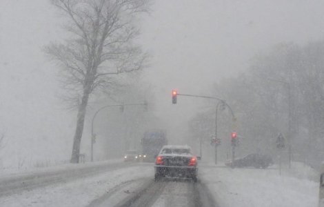 Ministrul Transporturilor: Avem 22 de drumuri nationale inchise