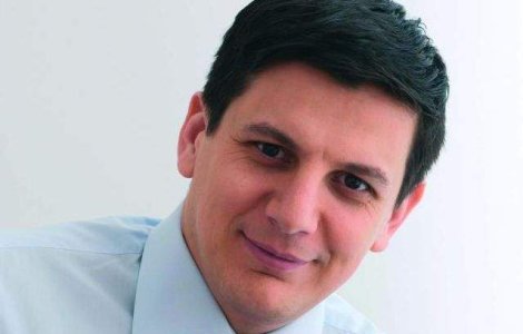 Pe masura ce se afla noi detalii despre Trasculescu, el isi continua campania