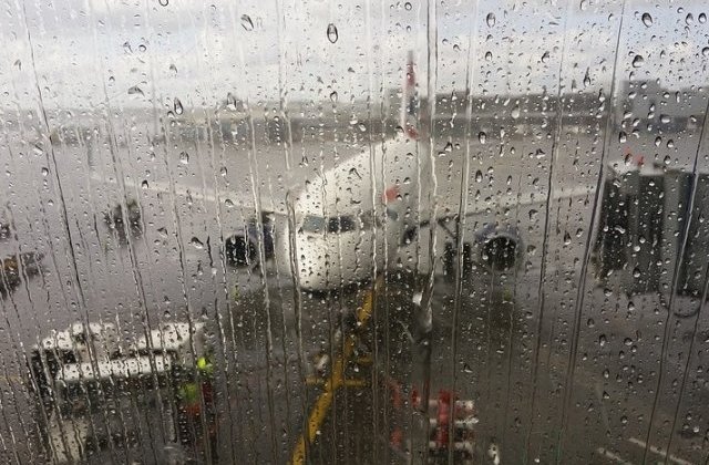 Furtuna Ciara a provocat numeroase intreruperi de curent si anulari de zboruri in nordul Europei