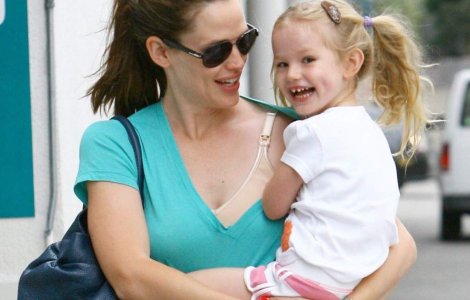 Care este cea mai sexy mamica celebra?