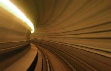 Cel putin cinci morti dupa prabusirea unui tunel rutier in Japonia