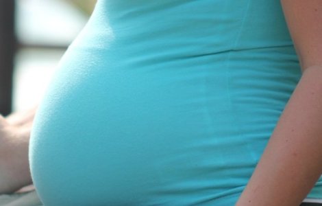 Insarcinata la doar 13 ani. Minora a fost violata de propriul unchi