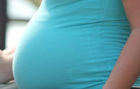 Insarcinata la doar 13 ani. Minora a fost violata de propriul unchi