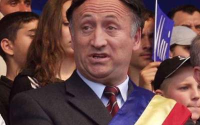 Fostul primar al Pitestiului,...