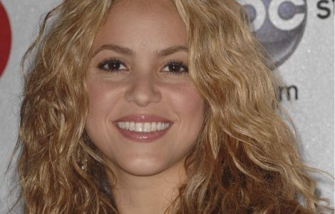 VIDEO: Shakira, striptease in cusca