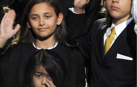 Paris Jackson canta pentru martorii lui Iehova