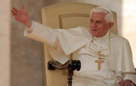 UPDATE: Papa a fost externat si s-a intors la resedinta de vacanta