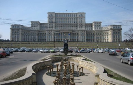 Oprescu revendica 3.000 de locuri de parcare de la Dalli