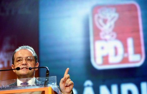 Premierul, atacat cu oua