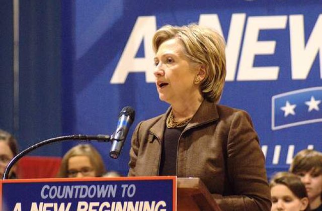 Hillary Clinton a inceput un turneu diplomatic in Europa