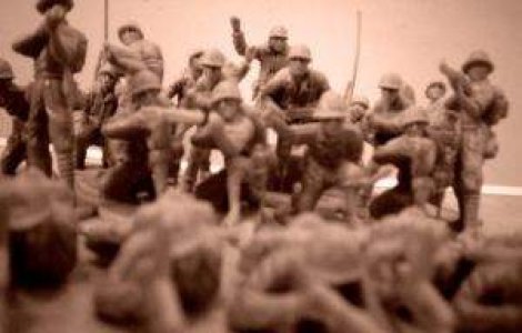 "Mortal Kombat" in politica: Sustinatorii lui Diaconescu vs. sustinatorii lui Ponta