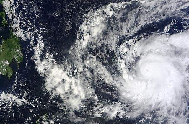 Taifunul Bopha s-a abatut asupra Filipinelor