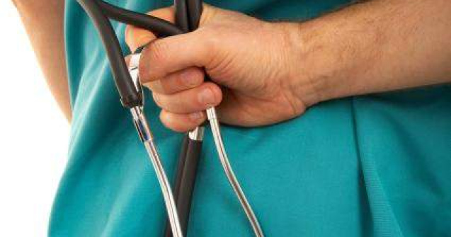 Romania recunoaste titlurile de medic specialist din afara granitelor UE