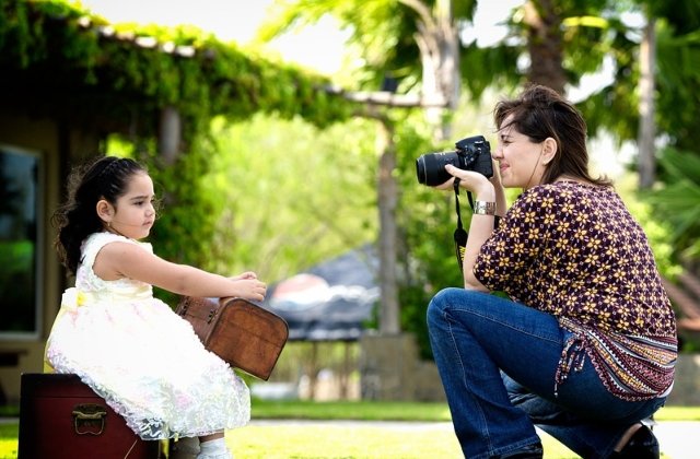 Au crescut si nu realizeaza: 10+ lucruri caraghioase pe care parintii inca le fac cu copiii